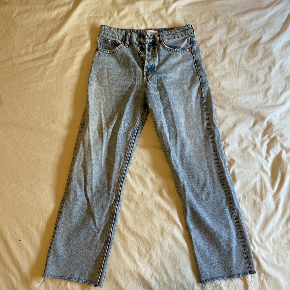 Zara Straight Leg Jean (Size 4)